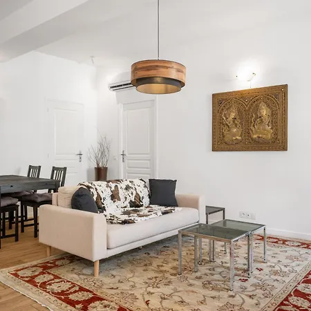 Le Cap, 3p Rénové, Coeur Vieille Ville, Avec Parking Public Interparking Sablettes *