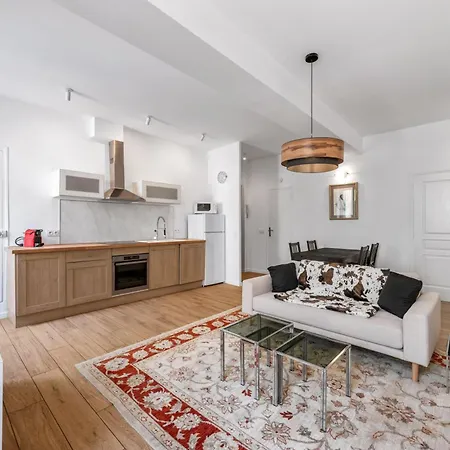 Le Cap, 3p Renove, Coeur Vieille Ville, Avec Parking Public Interparking Sablettes *